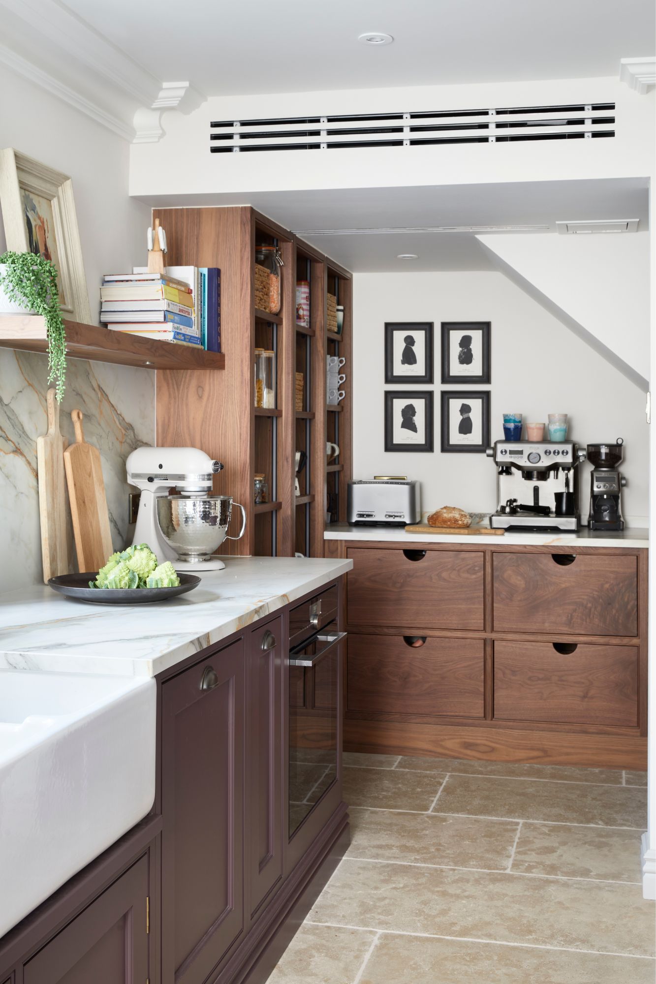 Snug Kitchens, Snug Kitchens: Creating an Open-Plan Kitchen for Family Living
