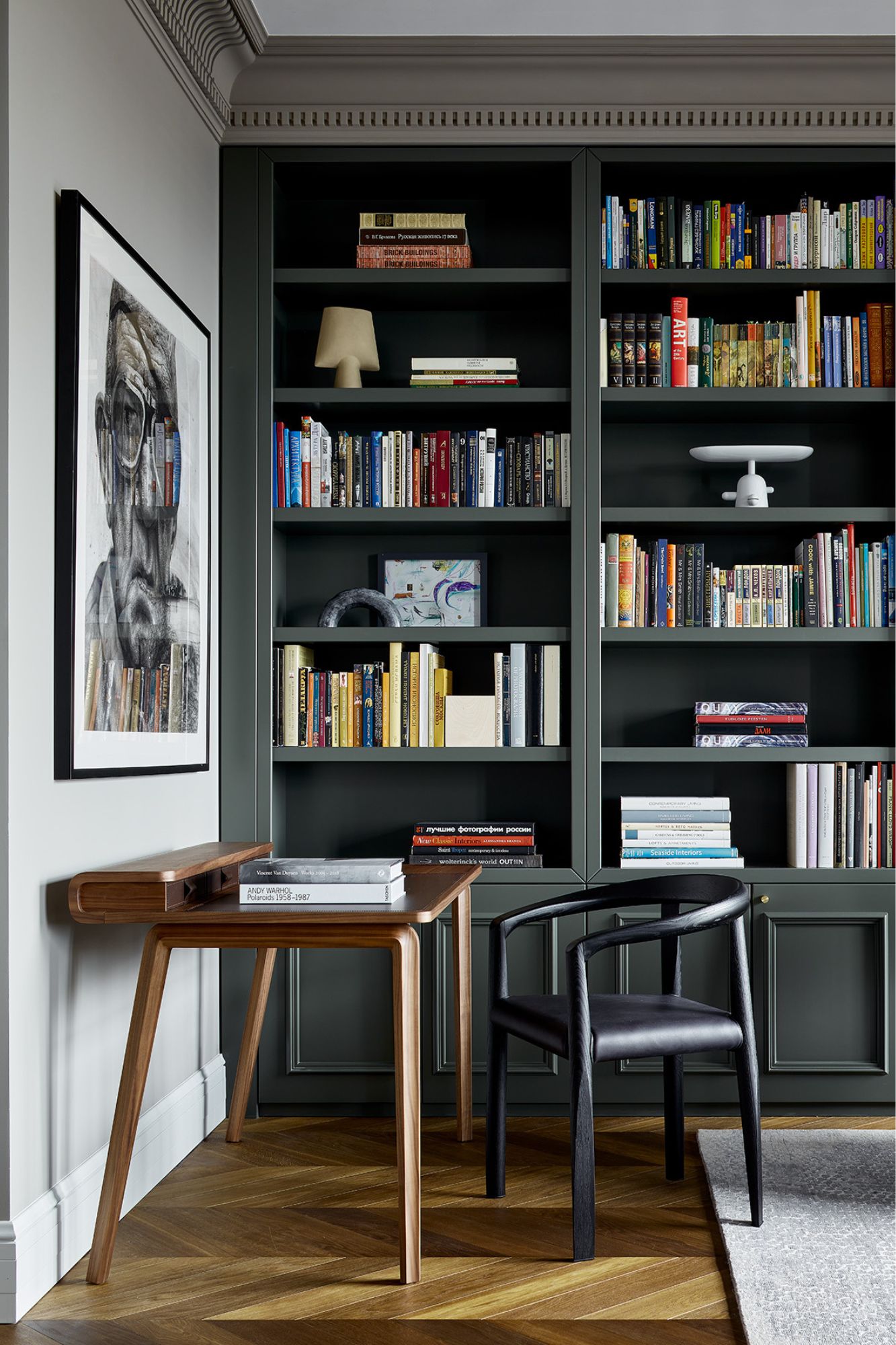 AIYA Bureau, Spacious Family Apartment with an Elegant Atmosphere by AIYA Bureau