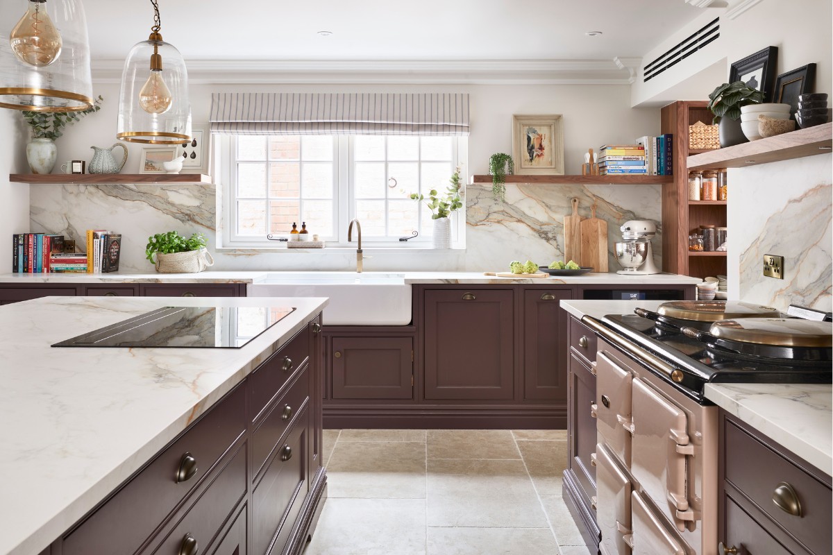 Snug Kitchens, Snug Kitchens: Creating an Open-Plan Kitchen for Family Living