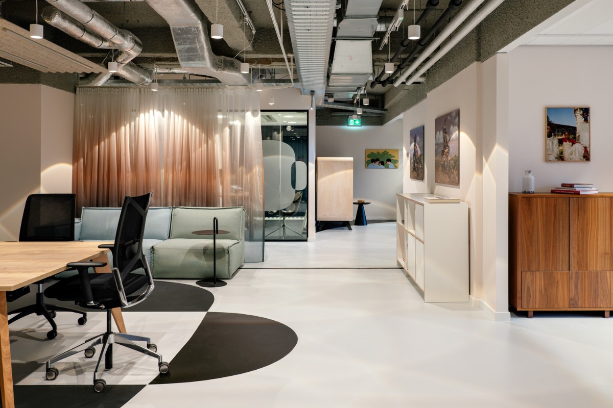 Woodalls Design: Creating a Dynamic and Collaborative Office Space