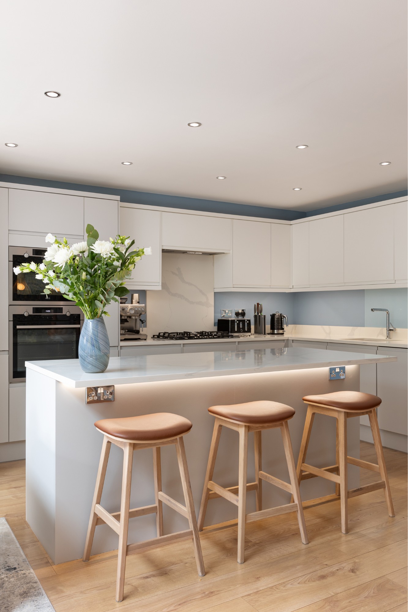 Studio 95 Interiors, Studio 95 Interiors: Creating a Soft and Welcoming Family Home