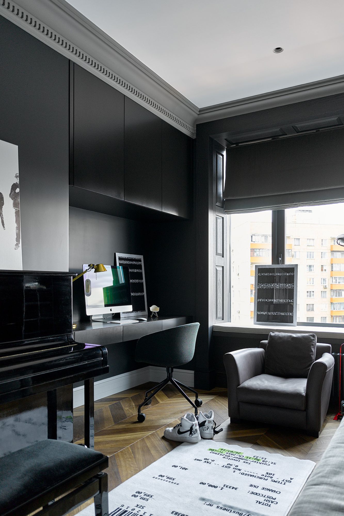 AIYA Bureau, Spacious Family Apartment with an Elegant Atmosphere by AIYA Bureau